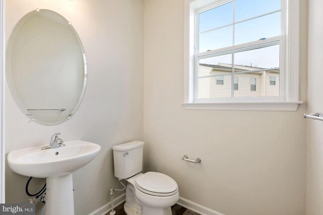 Building Photo - 5986 Passend Dr