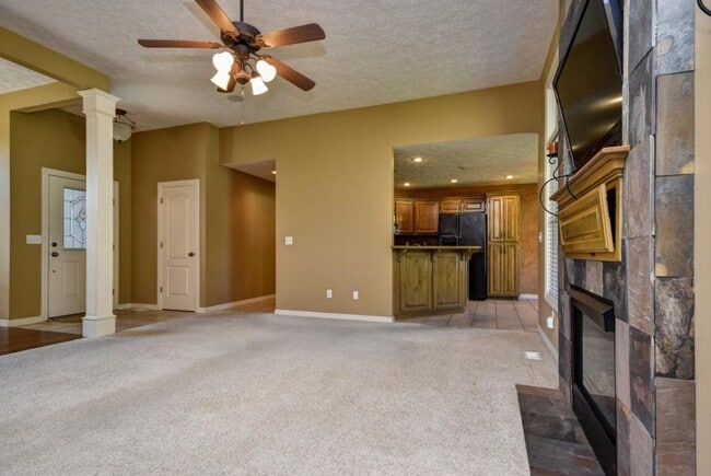 Building Photo - Executive Rental in Park Crest Meadows