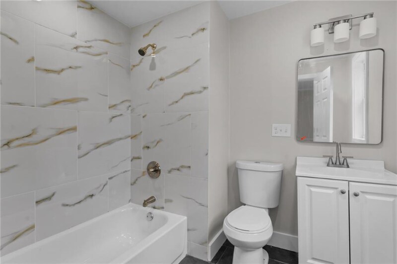 Building Photo - 382 Orms St