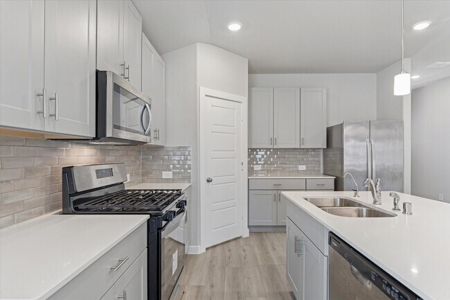 Building Photo - 1510 King Rnch Rd