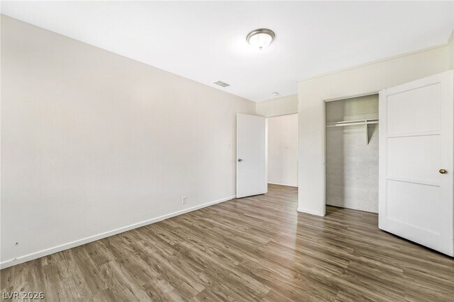 Building Photo - 107 Joshua St