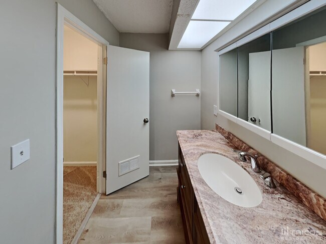 Building Photo - 1729 Farm Way