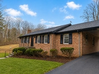 Building Photo - 2707 Little River Dr