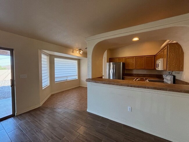 Building Photo - 3 Bedroom - 2 Bath Home