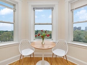 Building Photo - 125 Park Dr