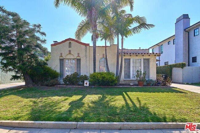 Building Photo - 429 S Orange Dr