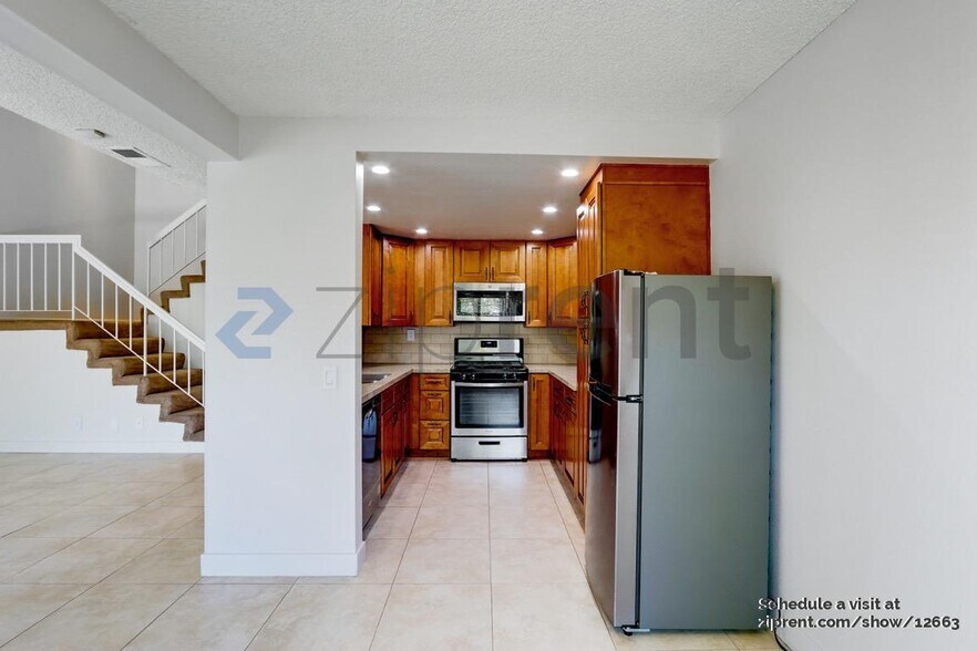 Building Photo - 1109 Golden Springs Dr