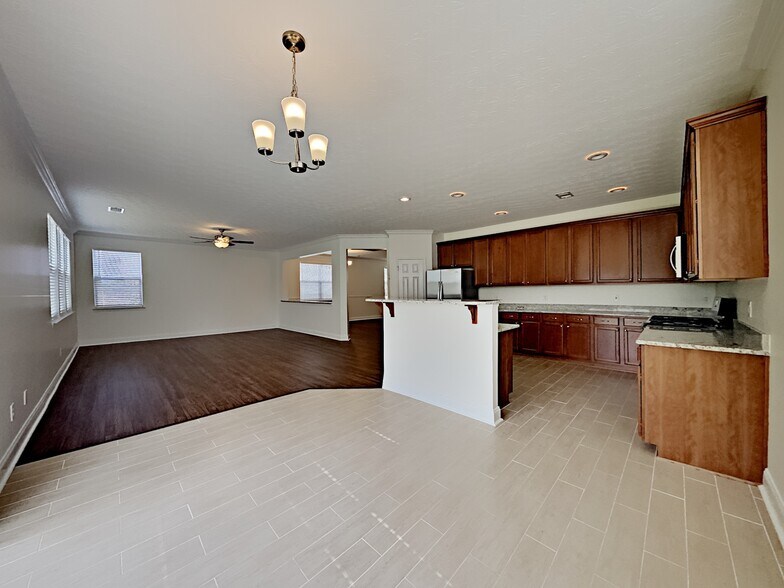 Building Photo - 76 Parkmont Ct