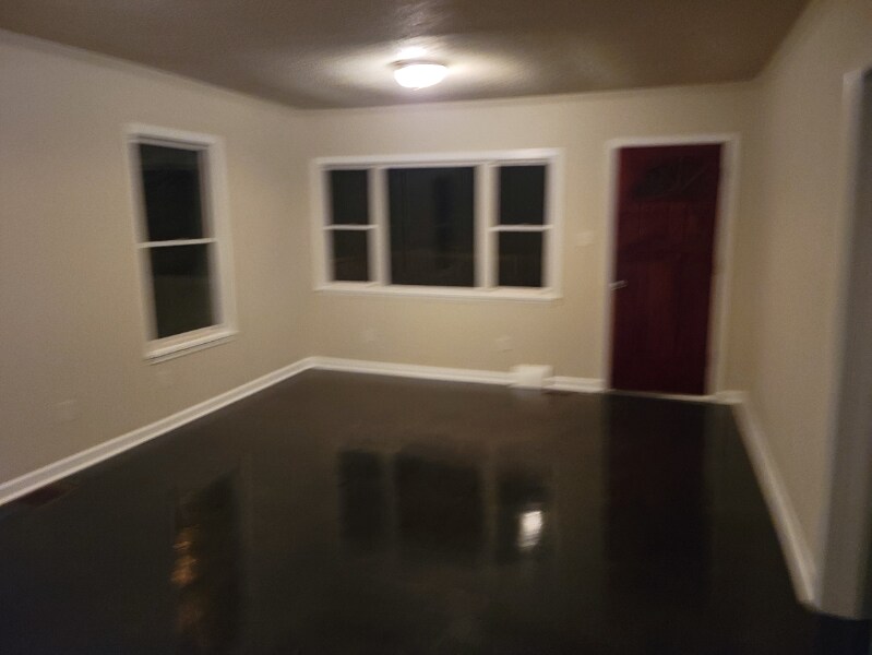 Building Photo - 408 Valley St