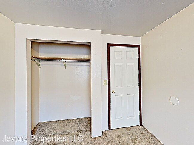 Building Photo - 608 N 3rd St