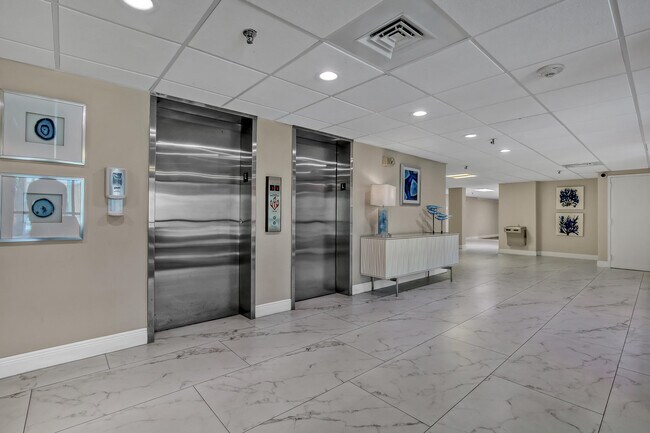 Building Photo - 3301 S Ocean Blvd
