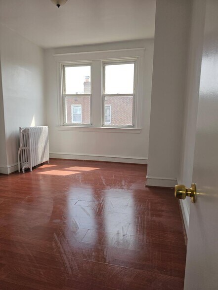 Primary Photo - 1086 Alcott St