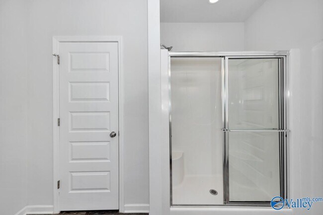 Building Photo - 171 Kingswood Dr