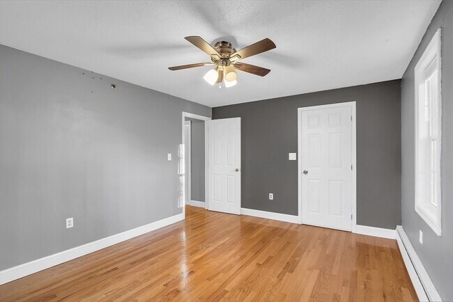 Building Photo - 65 Lantern Ln