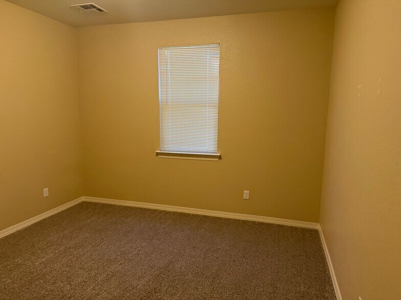 Building Photo - 416 Quiet Pr Dr