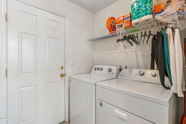 Building Photo - 6824 Amici Ct