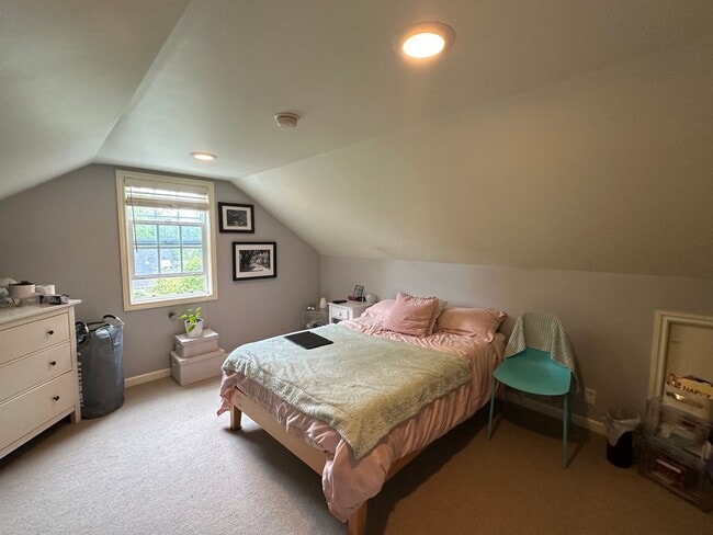 Building Photo - Briercrest ~ North Seattle Home