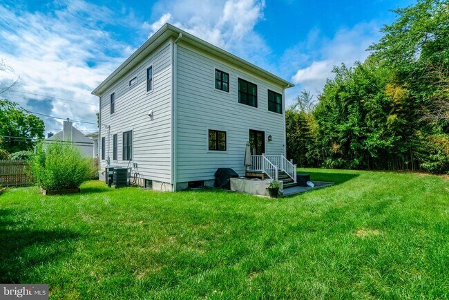 Building Photo - 3603 9th St S