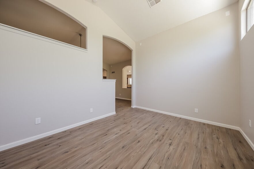 Building Photo - 3118 W Casitas Del Rio Dr