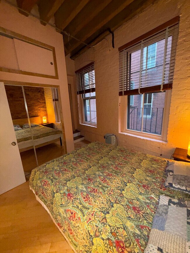 Building Photo - Beautifully 2-Bedroom Condo in Boston