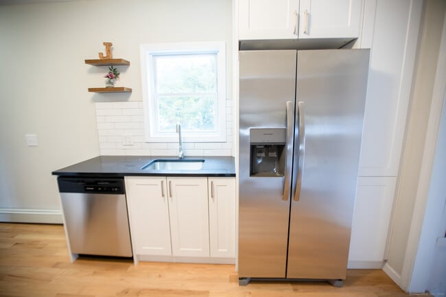 Building Photo - 93 Bailey Rd