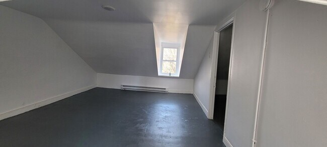 Building Photo - Newly Renovated 3BR Home – Lancaster – Move-In Ready