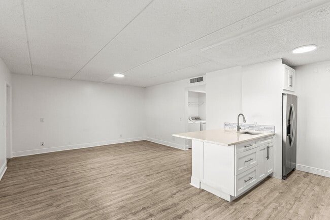 Building Photo - 507 Meadows Cir