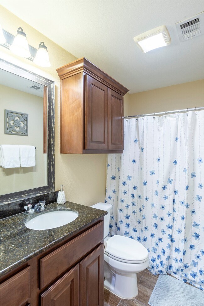 Building Photo - 731 Dominik Dr