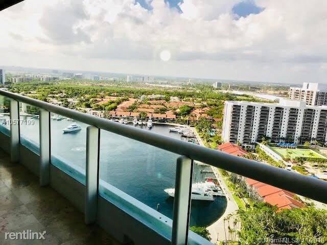 Building Photo - 21056 Yacht Club Dr