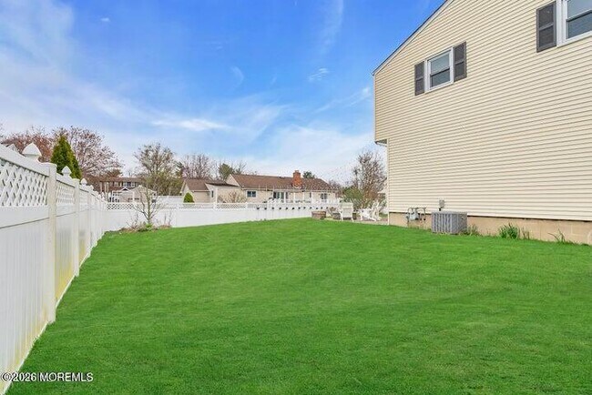 Building Photo - 19 Fieldstone Ln