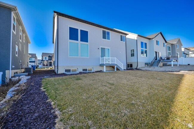 Building Photo - 106 N Midland Dr