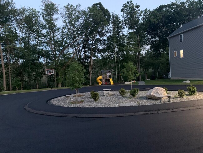 Building Photo - 26 Sugar Maple Ln