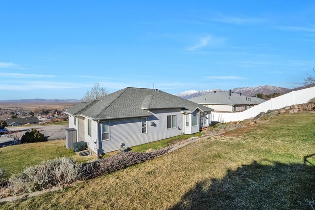 Building Photo - 426 W 2700 S