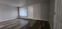Building Photo - 2 Bedroom on 18th Ave in Albany - Pet Friendly