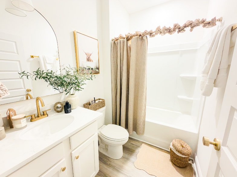 Building Photo - 211 Piper Cv