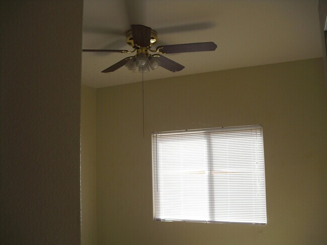 Building Photo - 4209 Grandview Dr