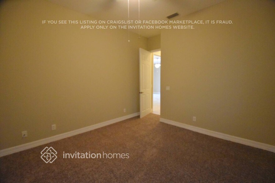 Building Photo - 4392 Skyway Ave