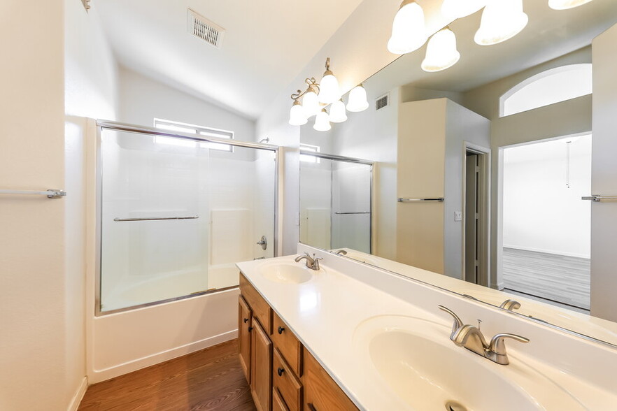 Building Photo - 3576 W Chama Dr