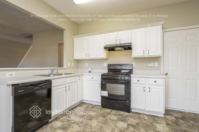Building Photo - 755 Clairidge Ln SW