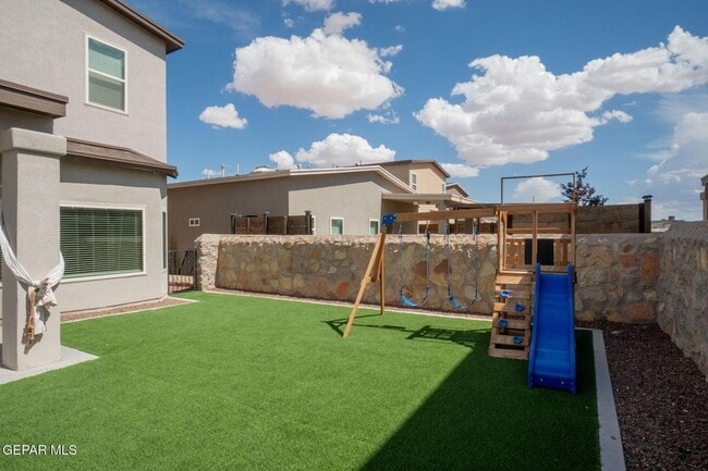 Building Photo - 2241 Tierra Delmonte Dr