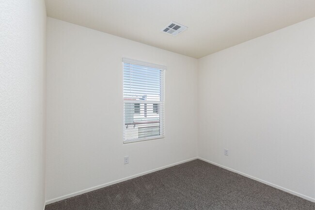 Building Photo - Stunning New-Build Townhouse in Growing 89139 Neighborhood