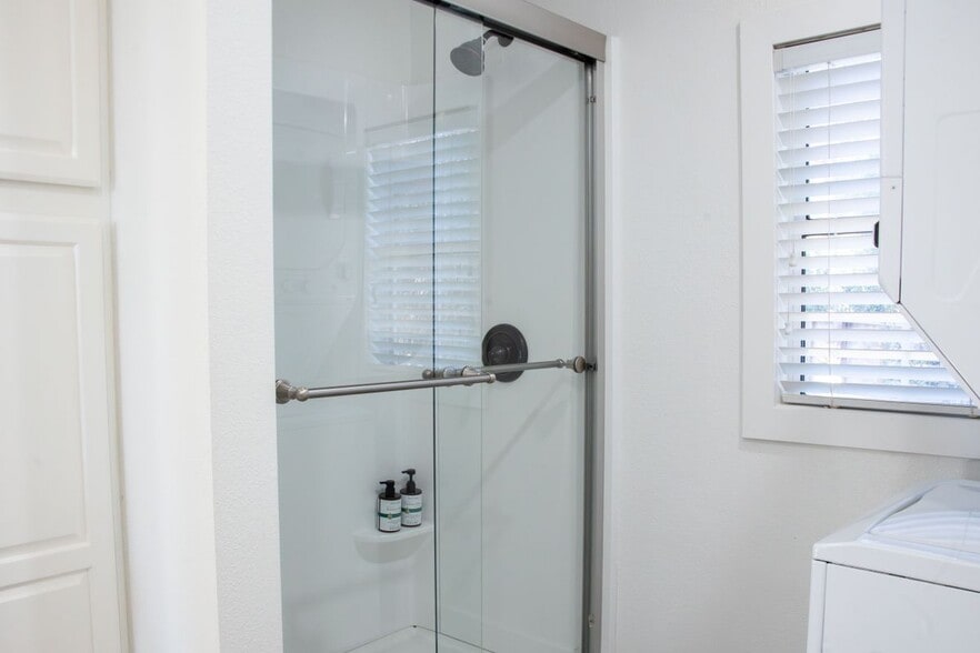 Building Photo - 37645 Vía De Los Arboles