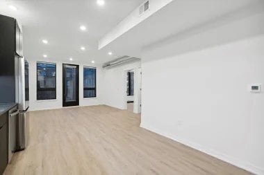 Building Photo - 500 N 13th St
