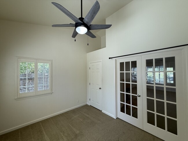 Building Photo - 19 Goldeneye Ct