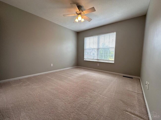 Building Photo - 5575 Glen Oak