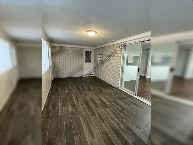 Building Photo - 6800 Hinkson Rd