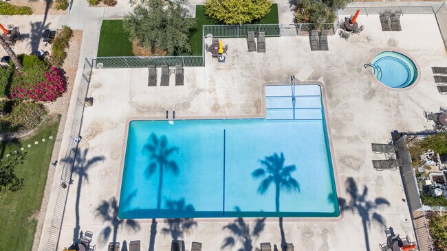 Building Photo - 1950 S Palm Canyon Dr