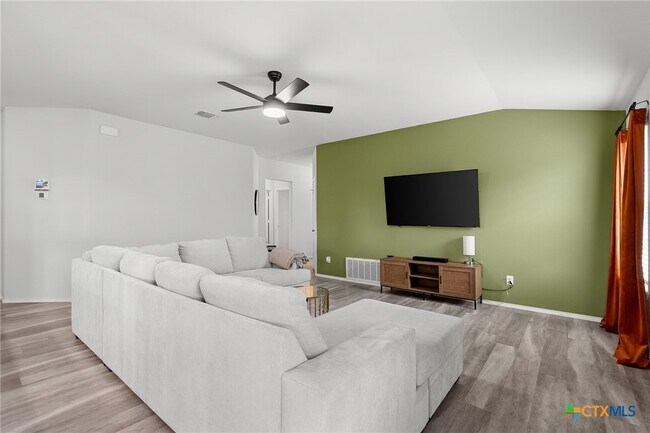 Building Photo - 9308 Everly Dr