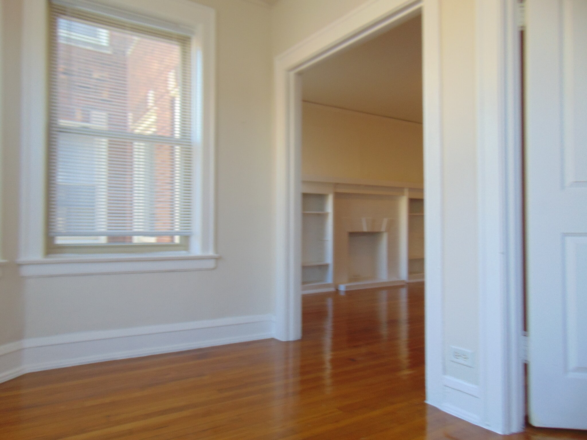 Building Photo - 2209 E 70th St