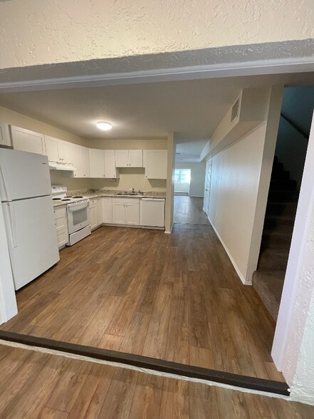 Building Photo - 847 Winter Garden Dr